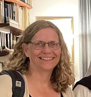 Porträtbild von Pfarrerin Andrea Kaiser