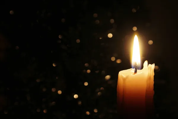 Kerzenlicht im Dunkeln