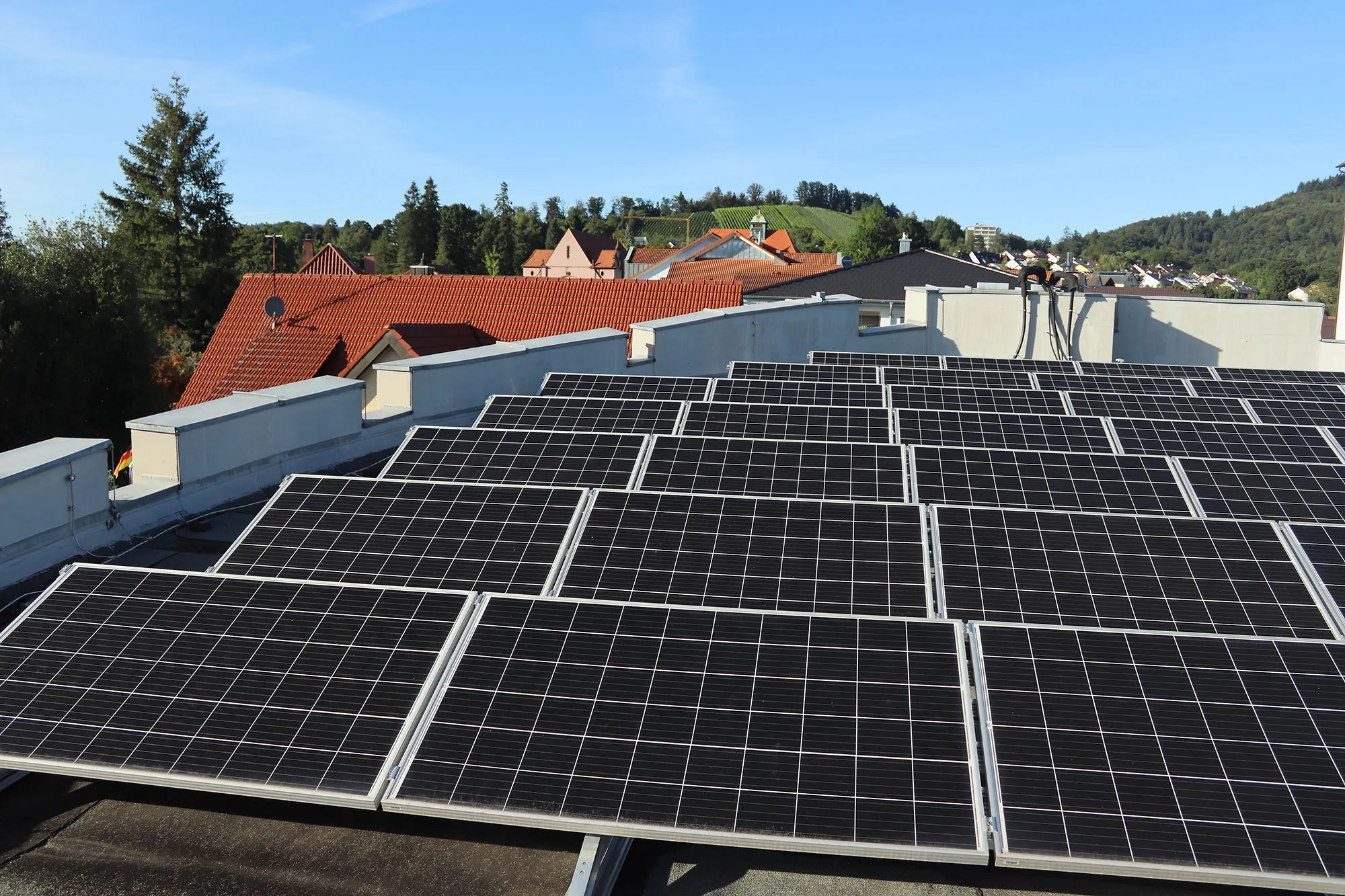 Solaranlage auf dem Kirchendach in Gengenbach