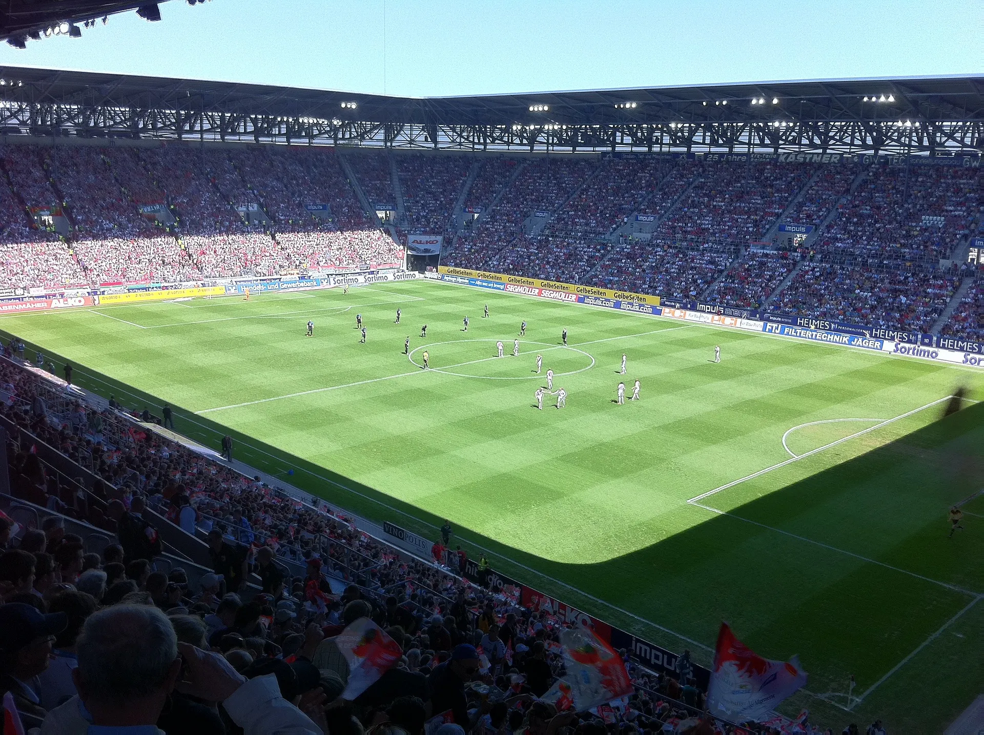 Blick auf Feld im Fußballstadion