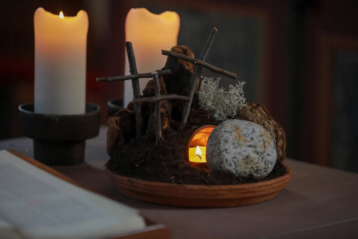 Osterszene mit Kerzen