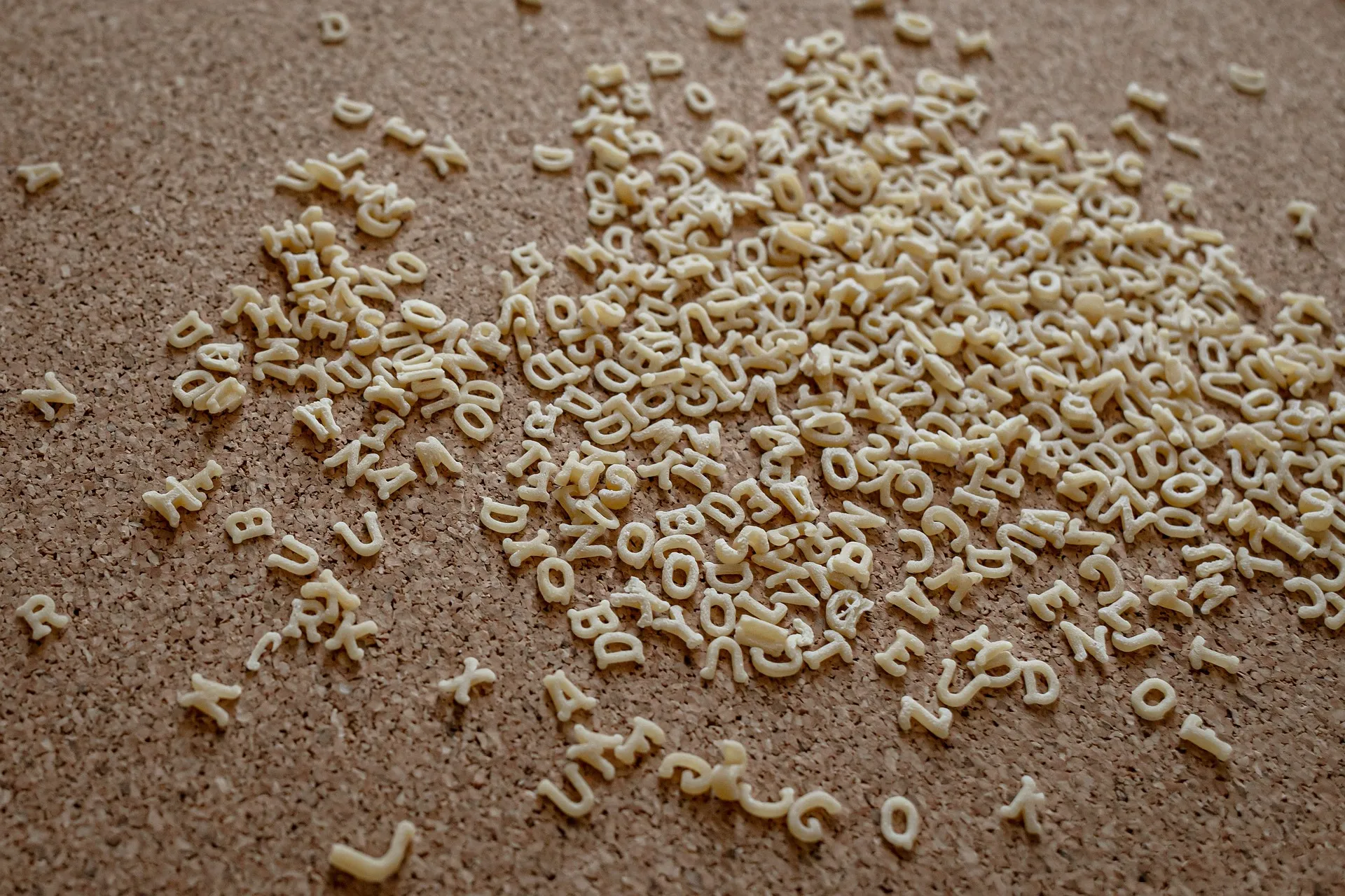 Nudeln in Buchstabenform