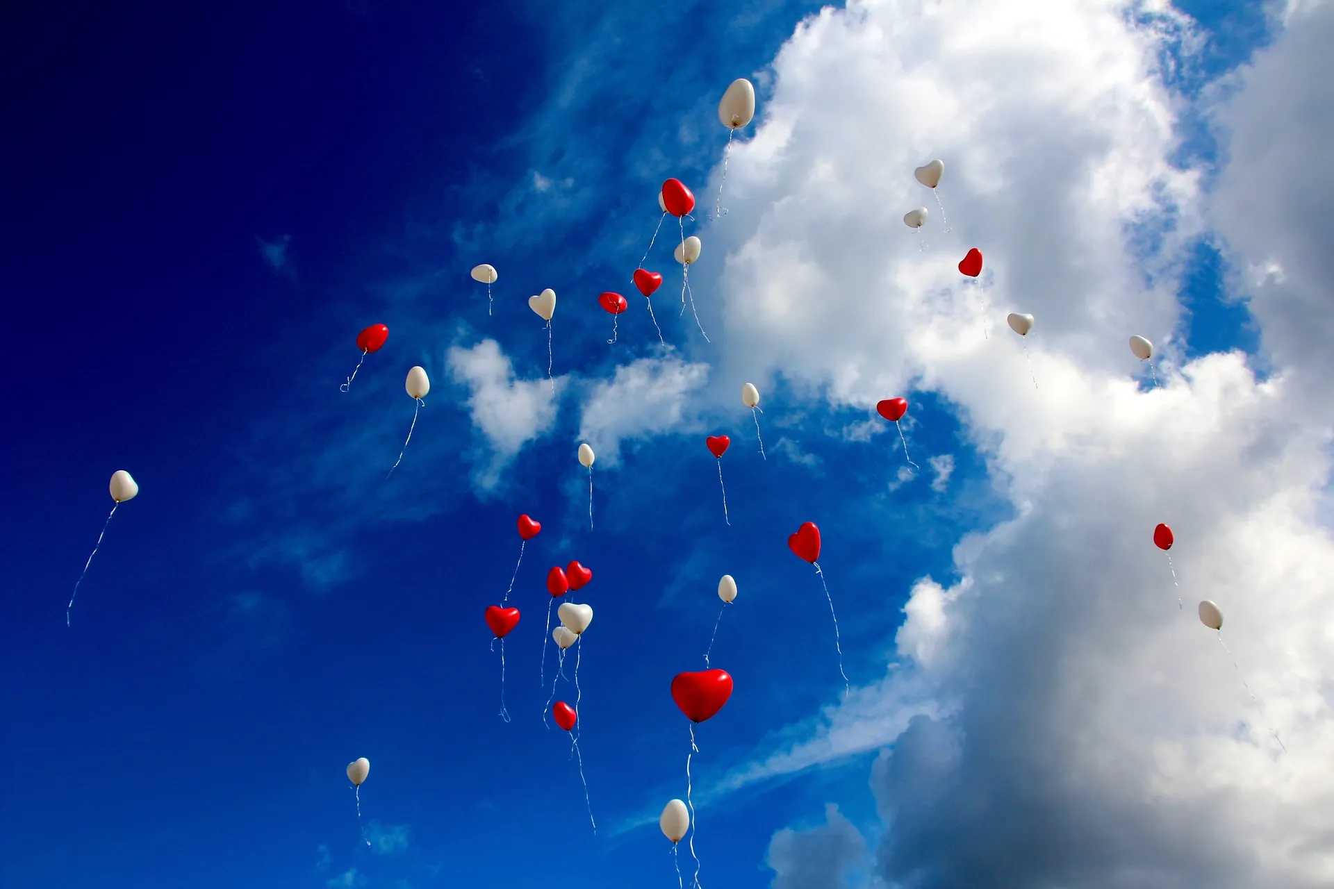 Quelle: Peggy und Marco Lachmann-Anke/Pixabay Luftballons in Herzform
