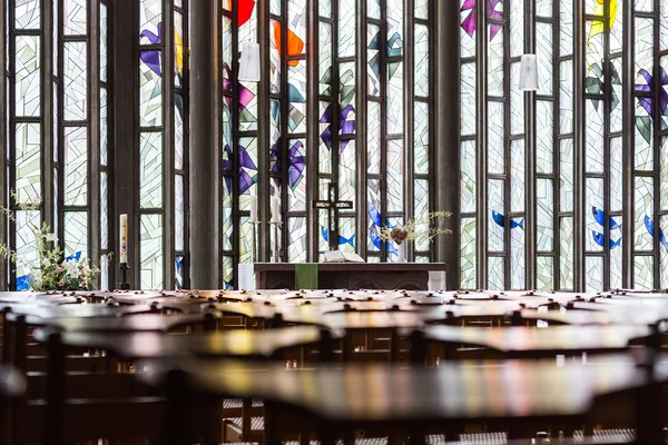 Innenansicht, Blick auf Fenster