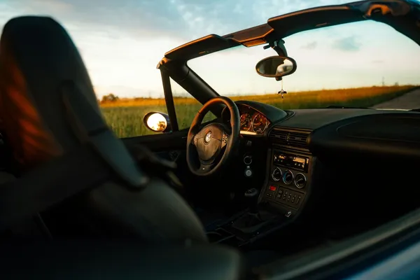 Seitlicher Blick in ein Cabrio