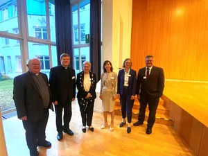 Gruppenfoto Jahresempfang Foyer Kirche und Recht 2025