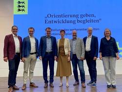 Quelle: Kultusministerium Baden-Württemberg - eingebettet von www.ekiba.de Gruppenfoto