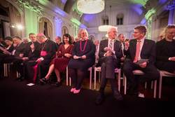 Quelle: Gottfried Stoppel - eingebettet von www.ekiba.de Jahresempfang für Politik und Kirche