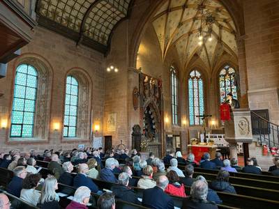 Anke Spory predigt in ihrem Einführungsgottesdienst in Bad Herrenalb.