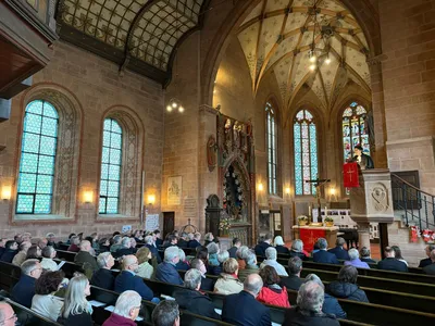 Anke Spory predigt in ihrem Einführungsgottesdienst in Bad Herrenalb.