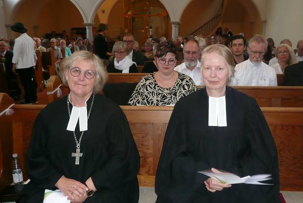 Landesbischöfin Heike Springhart und Dekanin Elke Schott