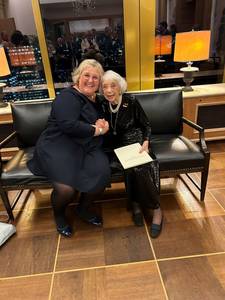 Heike Springhart und Margot Friedländer