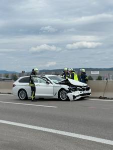 Unfall mit weißem BMW