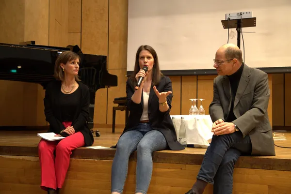 Theaterwissenschaftlerin Susanne Braun,  Pastor Gunter Schendel