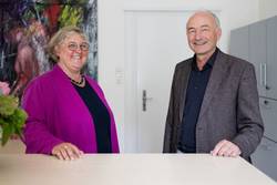 Quelle: ekiba / David Groschwitz - eingebettet von www.ekiba.de Landesbischöfin Heike Springhart und OKR Wolfgang Schmidt