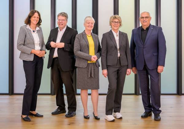 Oberkirchenrätin Cornelia Weber, Domkapitular Uwe Scharfenecker, Rektorin Stephanie Bohlen, Rektorin Renate Kirchhoff, Rektor Bastian Kaiser