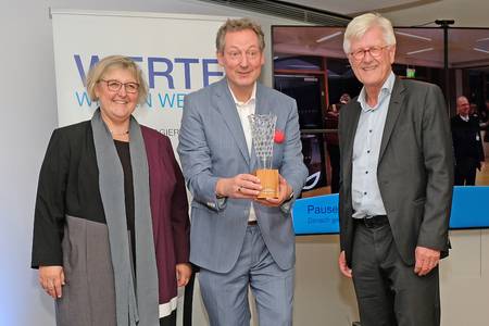 Landesbischöfin Heike Springhart (Karlsruhe), Eckart von Hirschhausen, Landesbischof Heinrich Bedford-Strohm (München)