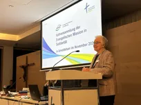 Synodale Dorothea Schaupp berichten der #ekibasynode über die letzte Vollversammlung der EMS