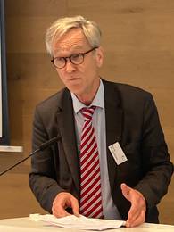 Quelle: Daniel Meier / ZfK - eingebettet von www.ekiba.de Studientag Friedensethik auf der Herbstsynode 2022
