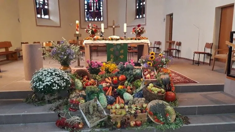 Bild Erntedankaltar KG Wolfenweiler