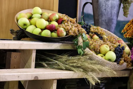 Bild mit Obst zum Erntedankfest