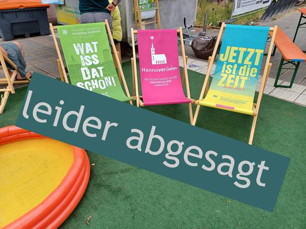 liegestühle am stand