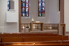 Blick in den neu gestalteten Kirchenraum der Bergkirche Bahlingen