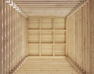 Blick in den Turm der hölzernen Flurkapelle