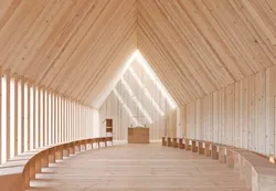 Blick in den Innenraum der Waldkapelle