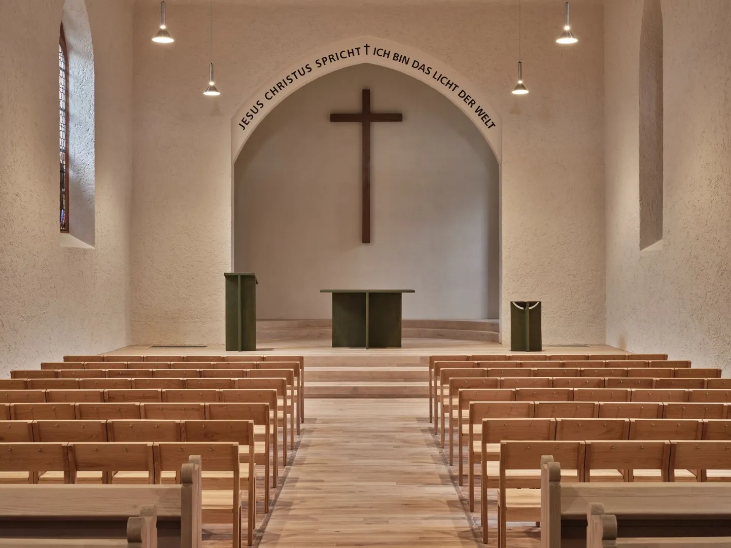 Quelle: Architektur: Wandel Lorch Götze Wach Architekten, Saarbrücken / Frankfurt; Foto: Miguletz, Frankfurt Die alte Dorfkirche in Laudenbach nach der Neugestaltung