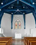 Innenraum der Kirche Blick zum Altar
