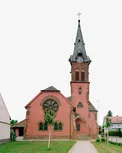 Frontansicht der gesamten Kirche