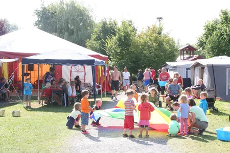 Vormittagsprogramm mit Spiel und Spaß für die ganze Familie bei der Campingkirche