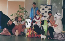 Kinder beim Anspiel einer KinderBibelWoche