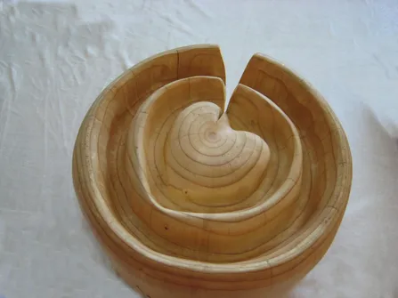 Holszskluptur Innere Burg von Andrea Diederich