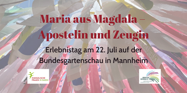 Fahnendach mit Titel der Veranstaltung