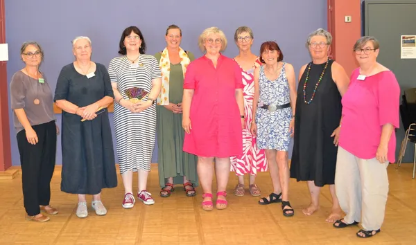 Quelle: Evangelische Erwachsenenbildung und Geschlechterdialog Evangelische Frauen in Baden Landesbischöfin Dr. Heike Springhart mit Ehrenamtlichen