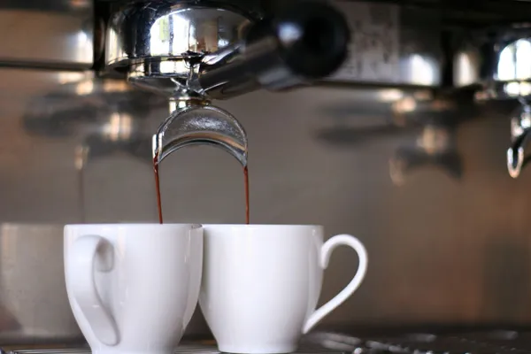 Quelle: (c)pixabay-akunnen Espressomaschine mit 2 Tassen
