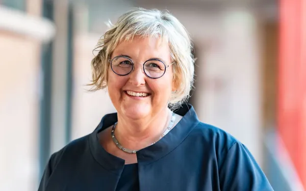 Portrait der Landesbischöfin Heike Springhart