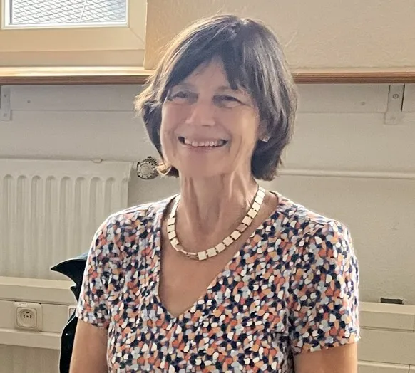 Portraitbild Sabine Kast-Streib